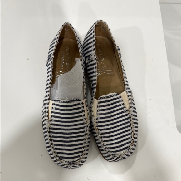 Striped Women's Loafers - Picture 3 of 6